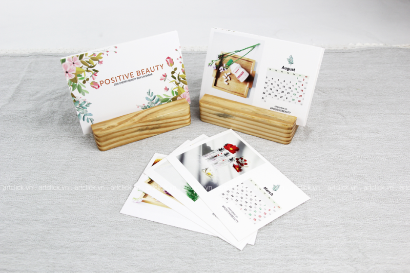 Cac Mau Lich Treo Tuong Cao Cap Cho Doanh Nghiep Artclick 28