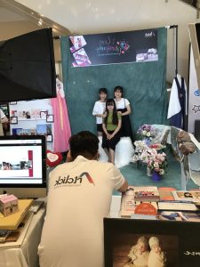 Dich Vu Thiet Ke Backdrop Dan Dung Chup Hinh Qua Tang Tai Cho Artclick 3