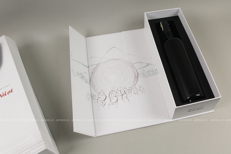 in hộp giấy đựng rượu